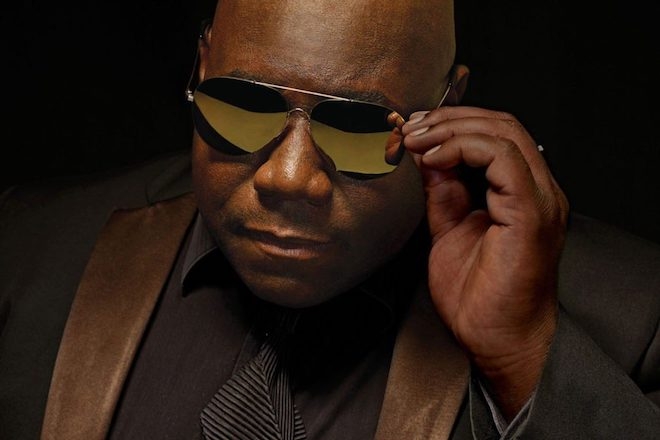 Carl Cox promet de la "techno et de la house pures et dures"