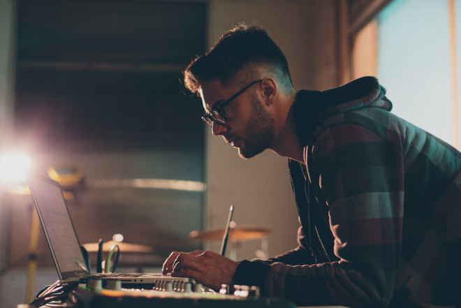 Sony Music devient le premier label à monétiser les remixes, edits et bootlegs illégaux