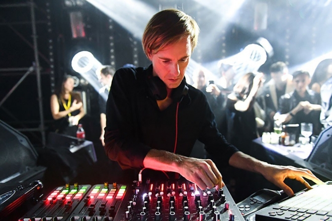 Essential : le mix ambient de Richie Hawtin pour Raf Simons